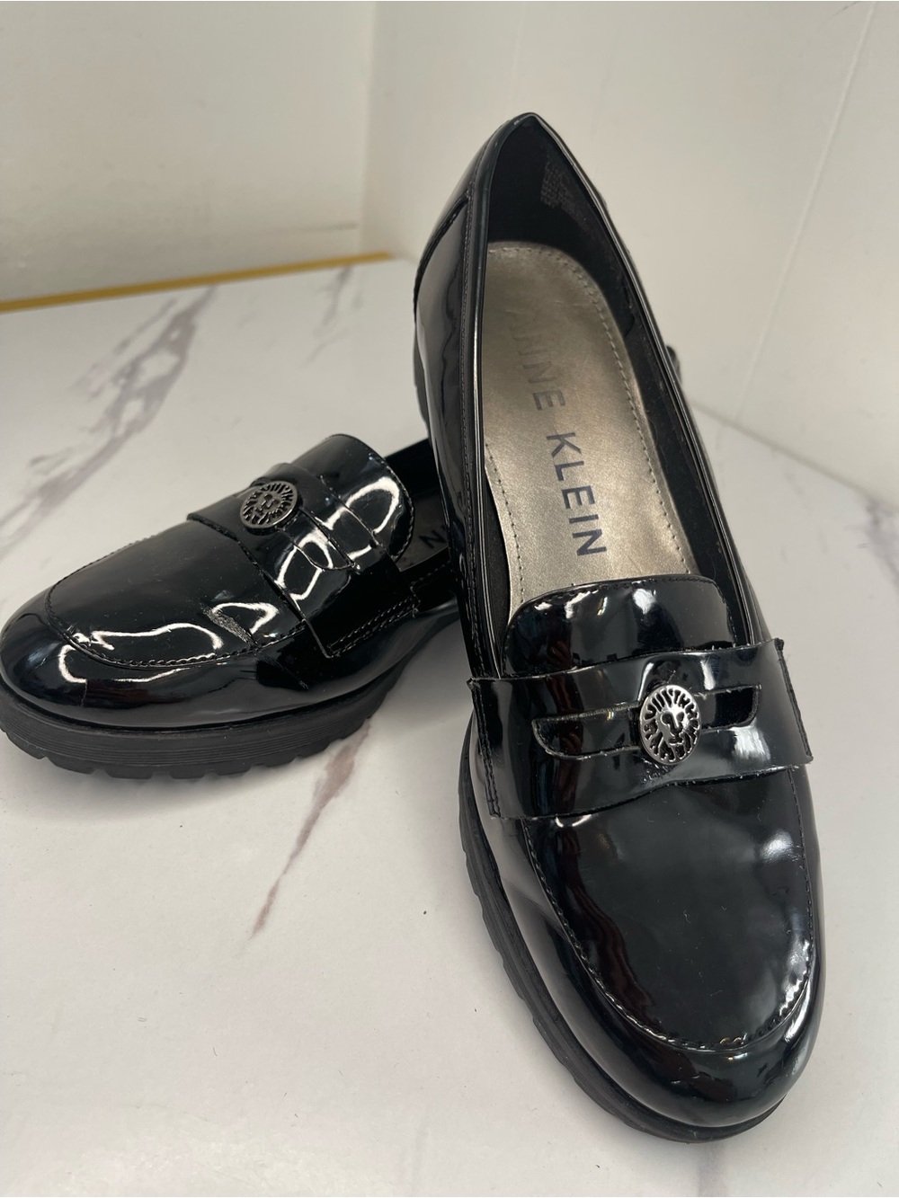Anne Klein Black Patent Leather Loafers with Sunburst Medallion Sz 7.5M